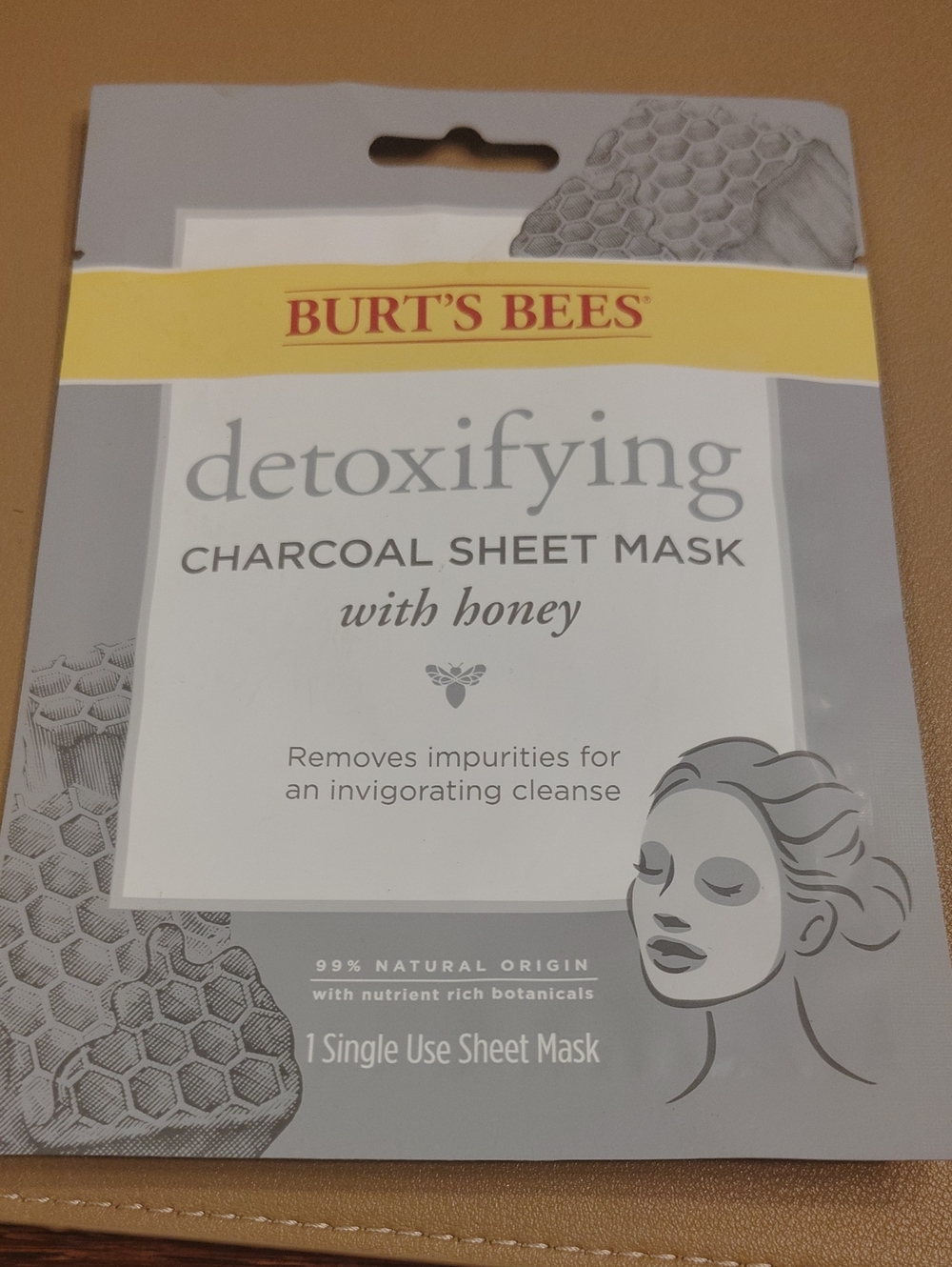 Burts Bees Detoxifying Charcoal Sheat Face Mask